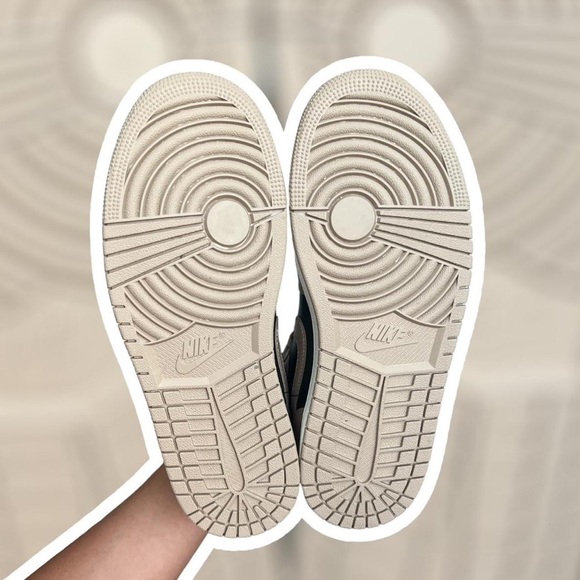 Air Jordan 1 Low - tan & black - Picture 4 of 7